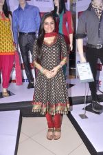 Toral Rasputra at the launch of Max_s Festive 2013 collection in Phoenix Market City Mall, Kurla, Mumbai on 27th Sept 2013 (71).JPG